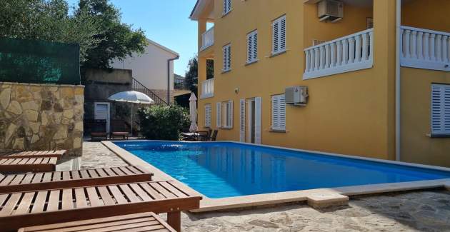 Apartman Gorica 1 br.6 – s bazenom, 200 m od plaže