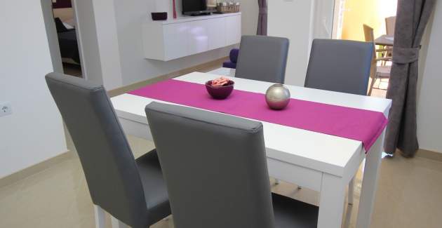 Apartman Gorica 1 br.6 – s bazenom, 200 m od plaže