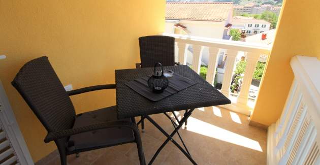 Apartman Gorica 1 br.9 – s bazenom, 200 m od plaže