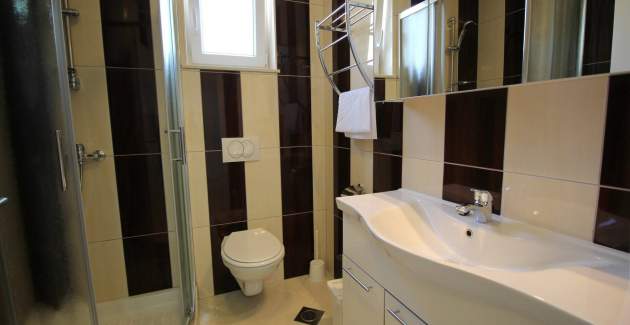 Apartman Gorica 1 br.1 – s bazenom, 200 m od plaže