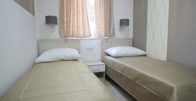 Apartman Gorica 1 br.1 – s bazenom, 200 m od plaže