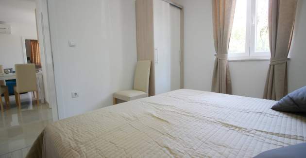 Apartman Gorica 1 br.1 – s bazenom, 200 m od plaže