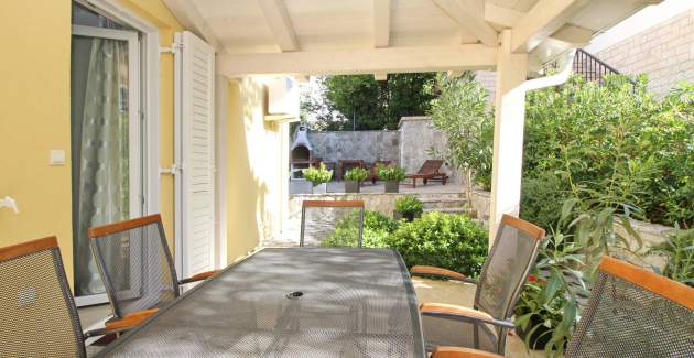 Apartman Gorica 1 br.1 – s bazenom, 200 m od plaže