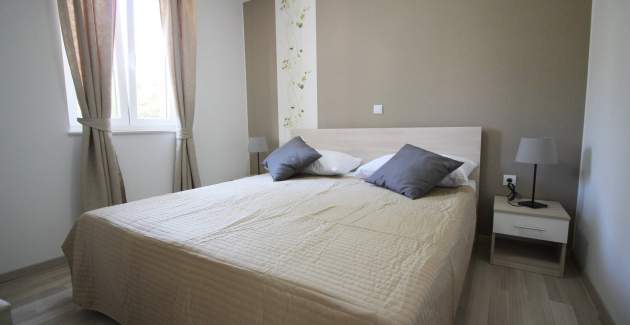 Apartman Gorica 1 br.1 – s bazenom, 200 m od plaže