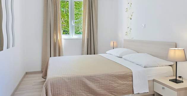 Apartment Gorica 2 No.1 - with Terrace and Pool