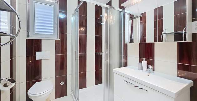Apartment Gorica 2 No.2 - with Terrace and Pool