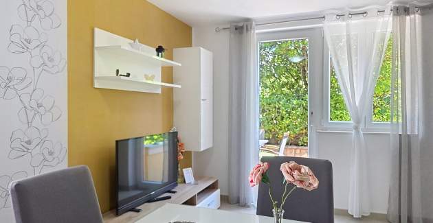 Apartment Gorica 2 No.3 - with Terrace and Pool