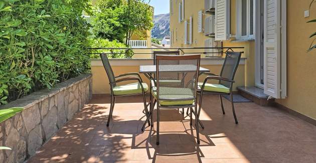 Apartment Gorica 2 No.3 - with Terrace and Pool