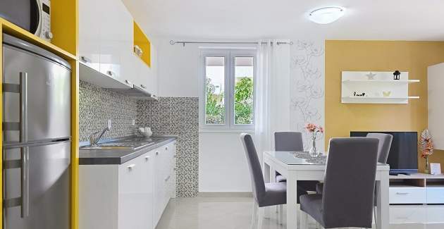 Apartment Gorica 2 No.3 - with Terrace and Pool