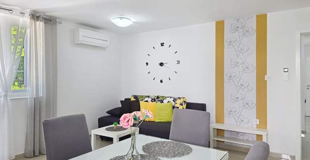 Apartment Gorica 2 No.3 - with Terrace and Pool
