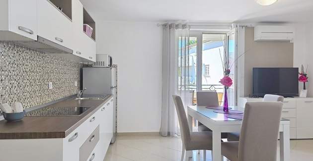 Apartment Gorica 2 No.5 - with Balcony and Pool