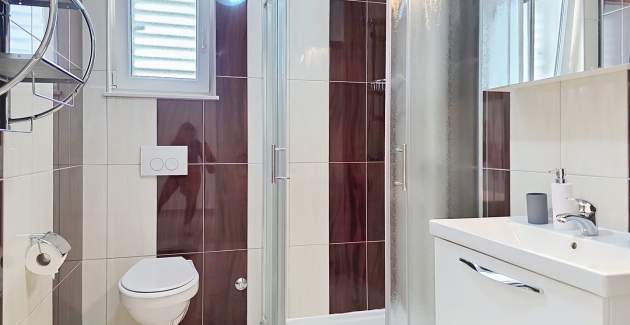 Apartment Gorica 2 No.5 - with Balcony and Pool