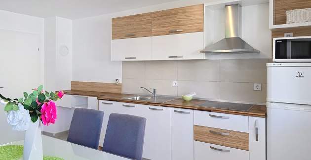 Apartment Gorica 2 No.6 - with Balcony and Pool