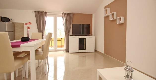 Apartman Gorica 2 br.8 – s balkonom i bazenom