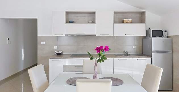 Appartamento Gorica 2 n.8 – con balcone e piscina