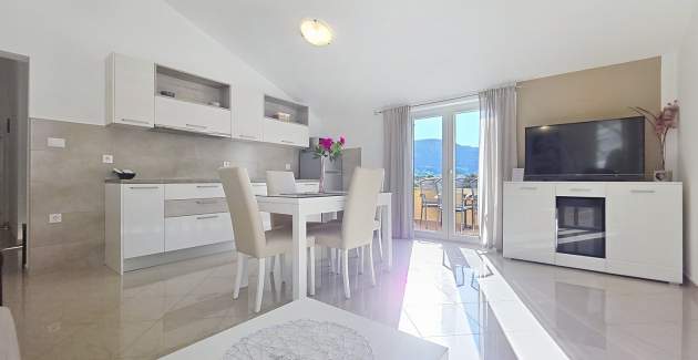 Appartamento Gorica 2 n.8 – con balcone e piscina