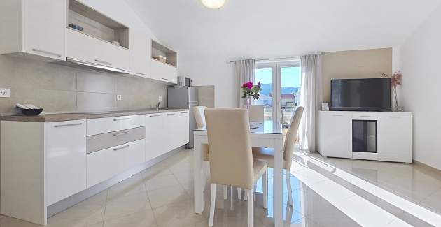 Appartamento Gorica 2 n.8 – con balcone e piscina