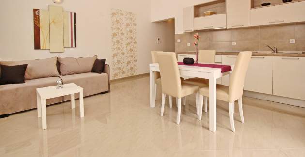 Apartman Gorica 2 br.8 – s balkonom i bazenom