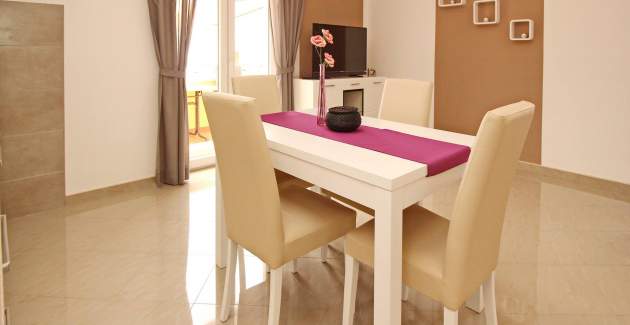 Apartman Gorica 2 br.8 – s balkonom i bazenom