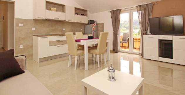 Apartman Gorica 2 br.8 – s balkonom i bazenom