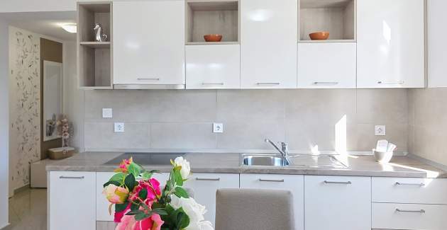 Appartamento Gorica 2 n.4 – con balcone e piscina