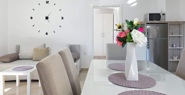 Appartamento Gorica 2 n.4 – con balcone e piscina