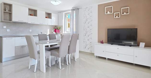 Appartamento Gorica 2 n.4 – con balcone e piscina