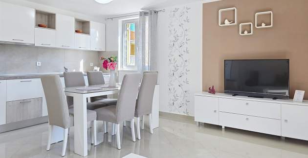 Appartamento Gorica 2 n.4 – con balcone e piscina