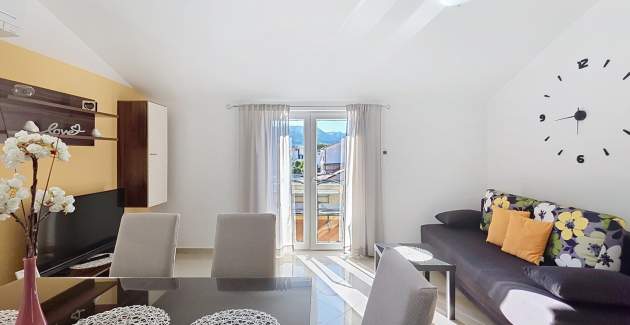 Apartment Gorica 2 No.7 - with Balcony and Pool