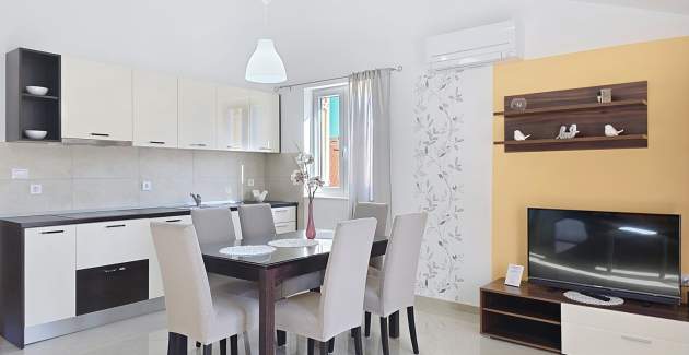 Apartment Gorica 2 No.7 - with Balcony and Pool