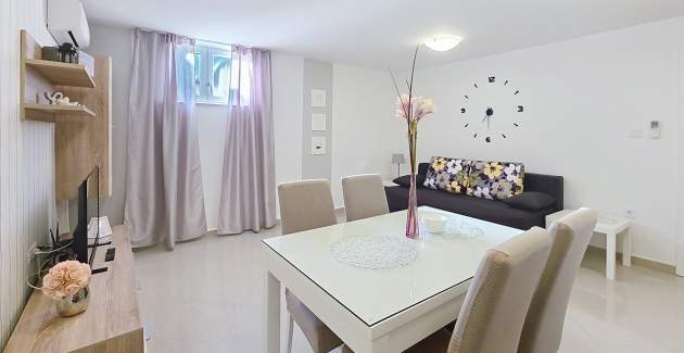 Apartment Gorica 2 No.10 - with Pool, Underground level