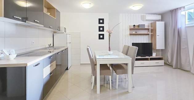 Apartment Gorica 2 No.10 - with Pool, Underground level