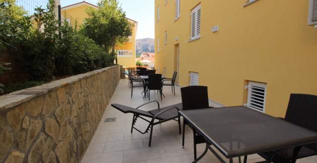 Monolocale Gorica 2 n.11 – con piscina, al piano seminterrato