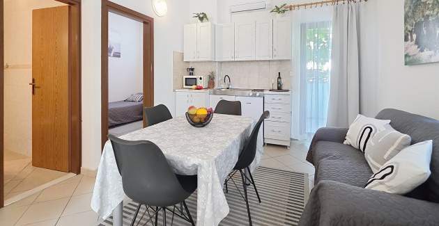 Apartment Grozdana No. 1A - with Terrace