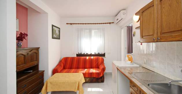 Appartamento Karamarko – con balcone grande