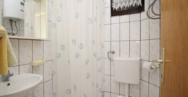 Appartamento Karamarko – con balcone grande