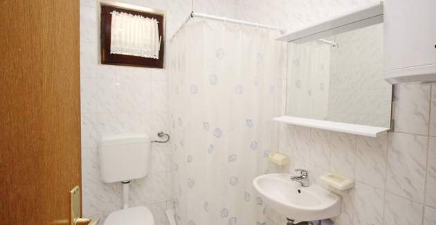 Appartamento Karamarko – con balcone grande