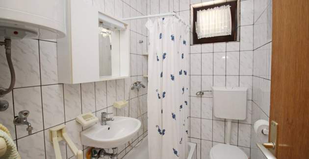 Appartamento Karamarko – con balcone grande