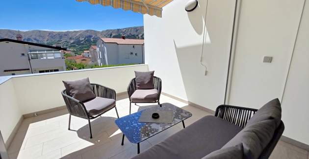 Apartman Karamarko – s velikim balkonom