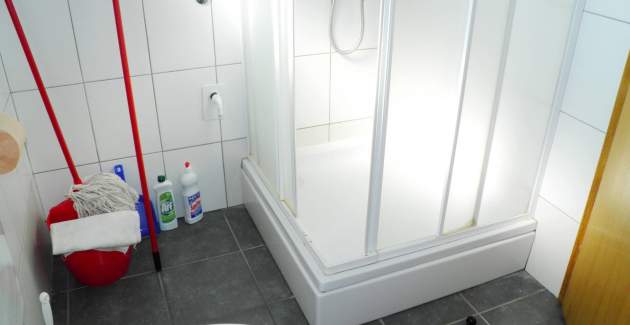 Standardni apartman Klaric Prvić – 200 m od plaže, s balkonom