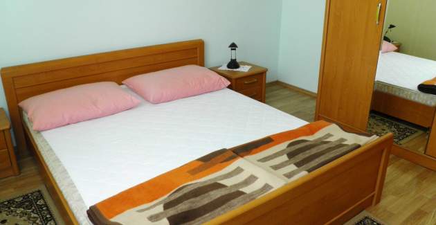 Standardni apartman Klaric Prvić – 200 m od plaže, s balkonom