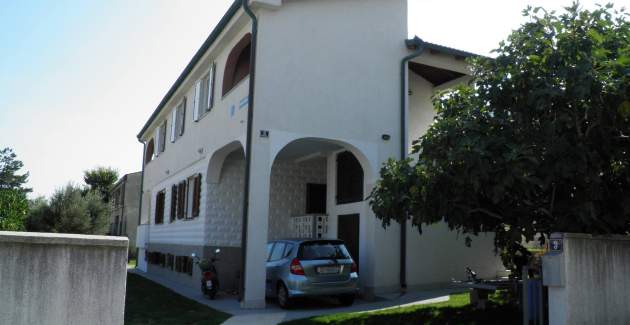 Standardni apartman Klaric Prvić – 200 m od plaže, s balkonom