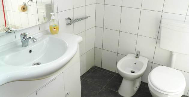 Standardni apartman Klaric Prvić – 200 m od plaže, s balkonom