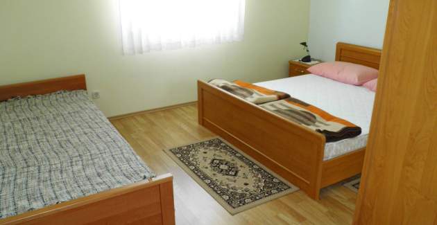 Standardni apartman Klaric Prvić – 200 m od plaže, s balkonom