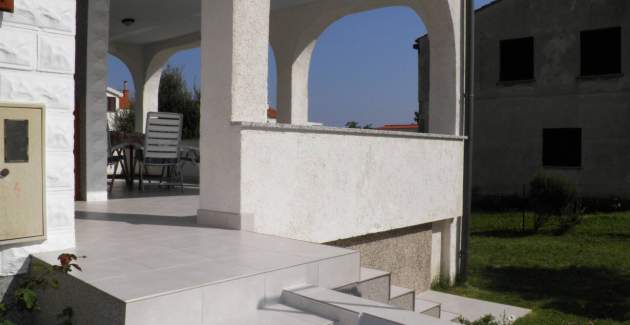 Standardni apartman Klaric A6 – 200 m od plaže, s terasom