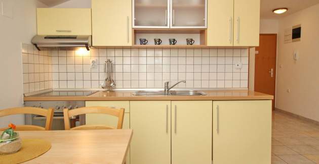 Apartment Knezevic – mit Balkon und Parkplatz