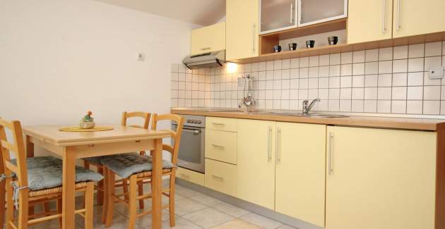 Apartment Knezevic – mit Balkon und Parkplatz