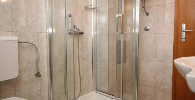 Apartment Knezevic – mit Balkon und Parkplatz