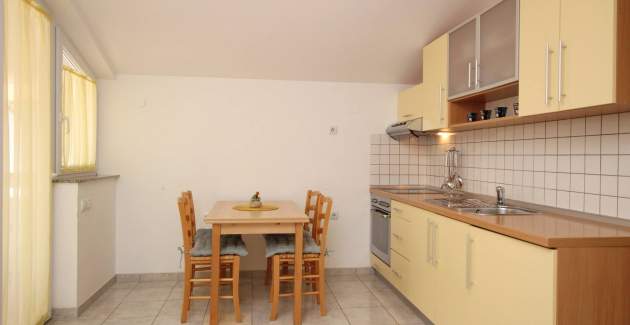 Apartment Knezevic – mit Balkon und Parkplatz