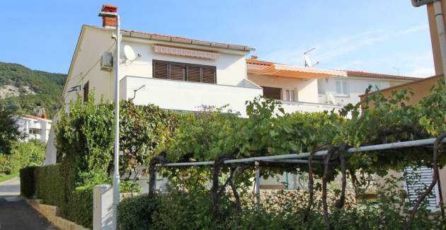 Apartment Kucar No.2 - with Balcony, 350m from the Beach